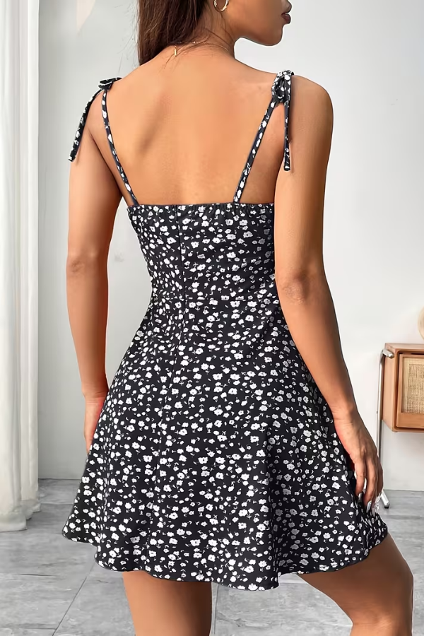 Cambric Boutique Sweetheart Ditsy Floral Mini Dress