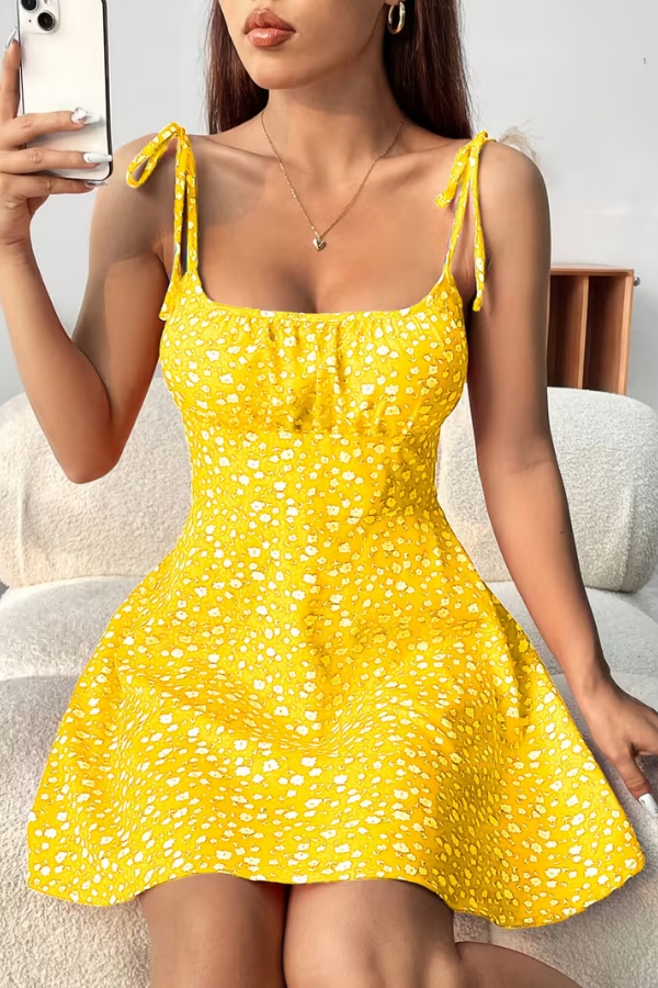 Cambric Boutique Sweetheart Ditsy Floral Mini Dress