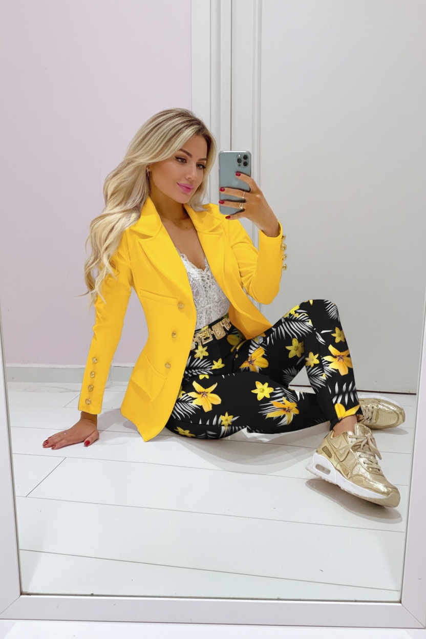 Cambric Boutique Notch Collar Line Art Print Blazer Set