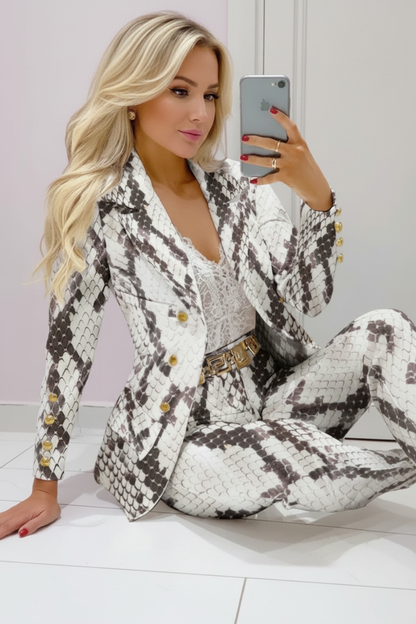 Cambric Boutique Notch Collar Line Art Print Blazer Set